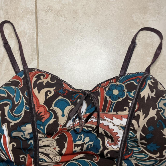 Vests - Picture 2 of 4